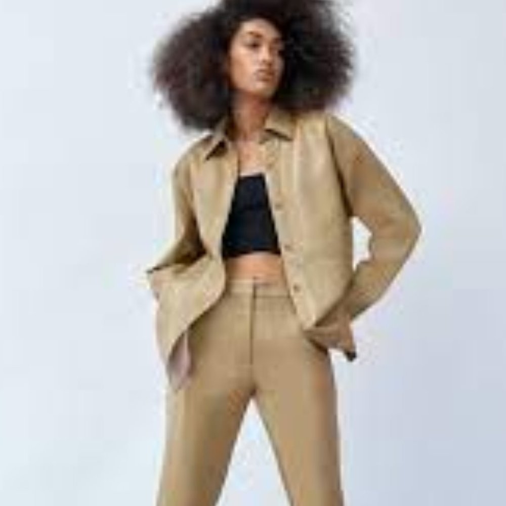Aritzia Babaton Pelli Shirt Jacket in taupe/beige, size Small